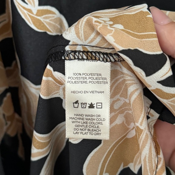 Maison Du Soir Kimono NWT Robe Gold Floral Size Small/Medium - Picture 8 of 10